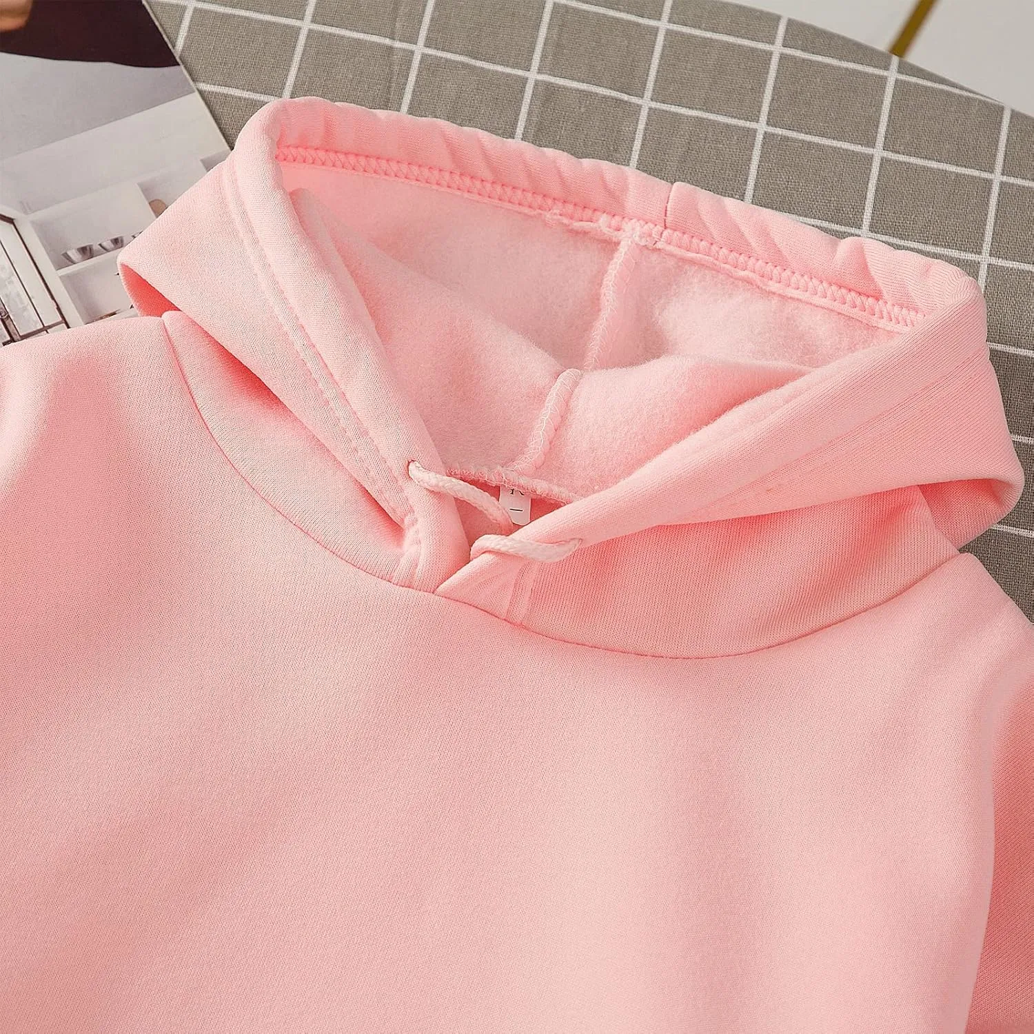 Bobeutou Cute Mushroom Graphic Kawaii Sweatshirt for Teen Girls Oversized Aesthetic Warm Hoodie Tops with Pocket Pullover