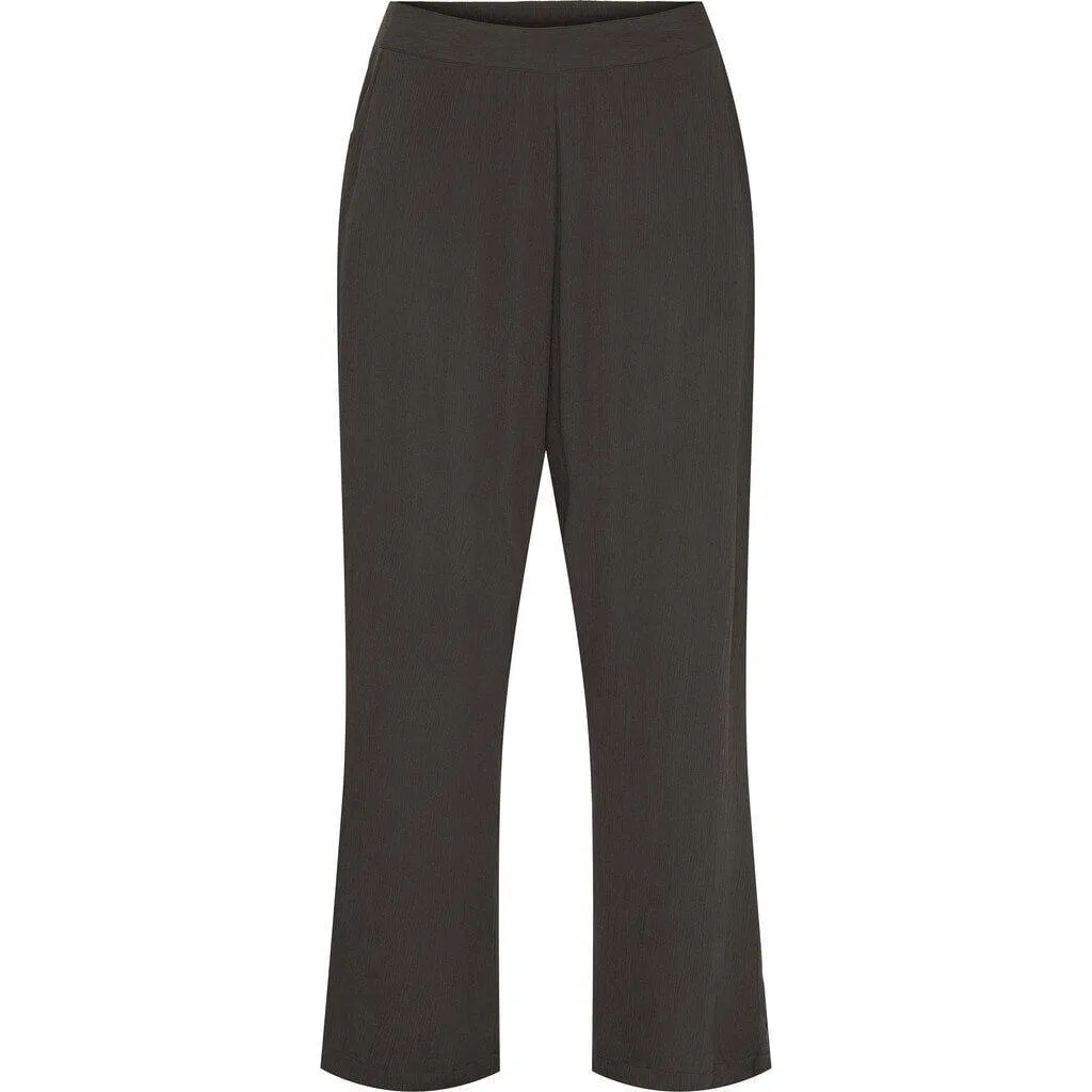 Loose pants w straight leg