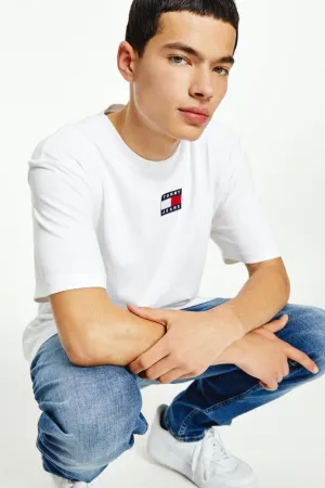 TOMMY JEANS BADGE TEE - WHITE